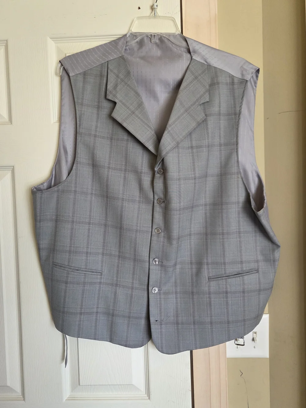 VINTAGE Men's Light Gray Plaid Three-Piece Suit - Tailored Classic 50L